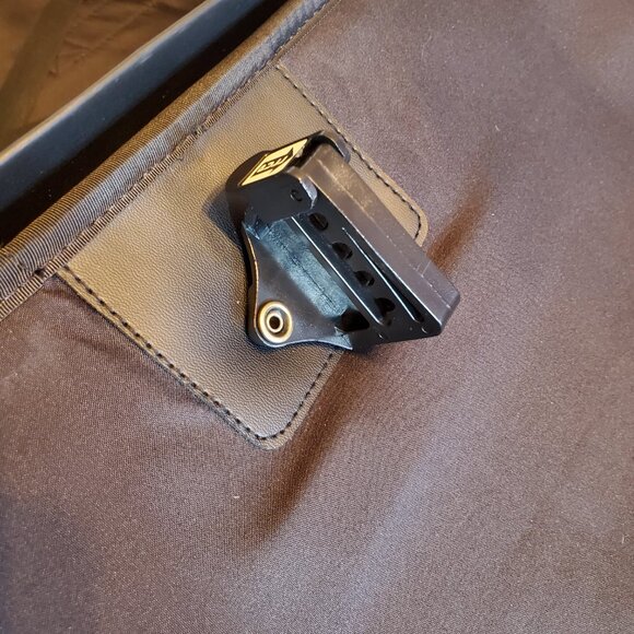 Briefcase Leather Carry On / Garment Bag Carry On luggage - Picture 2 of 16